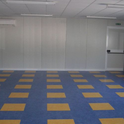 intérieur salle polyvalente modulaire