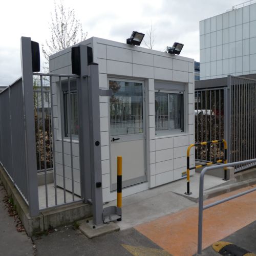 Poste de garde Clichy 92 fabriqué par Courant Constructeur