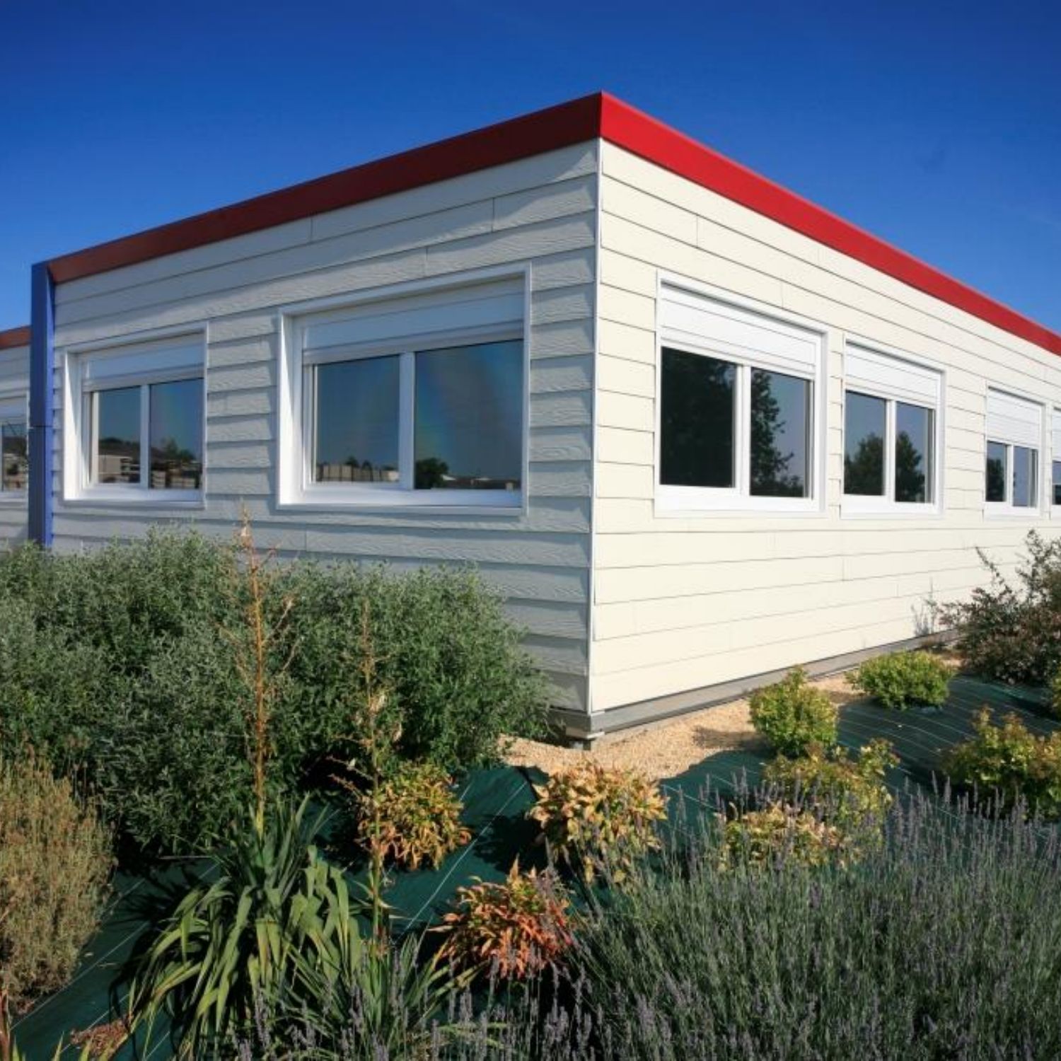 Bureau modulaire réalisé par Courant Constructeur