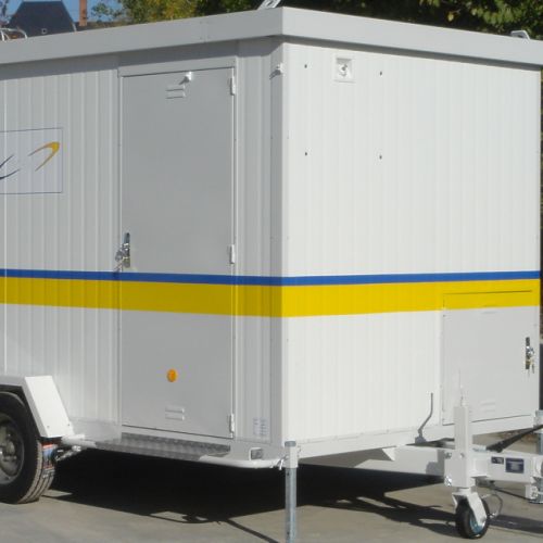 Roulotte de chantier isolée fabriqué par l'entreprise Courant Constructeur