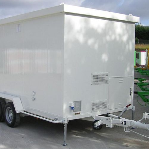 abri de chantier mobile sur roues ou roulotte de chantier Courant Constructeur Saint Herblon