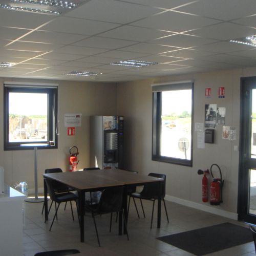 Réfectoire La Rochelle 17 CONSTRUCTION MODULAIRE COURANT CONSTRUCTEUR