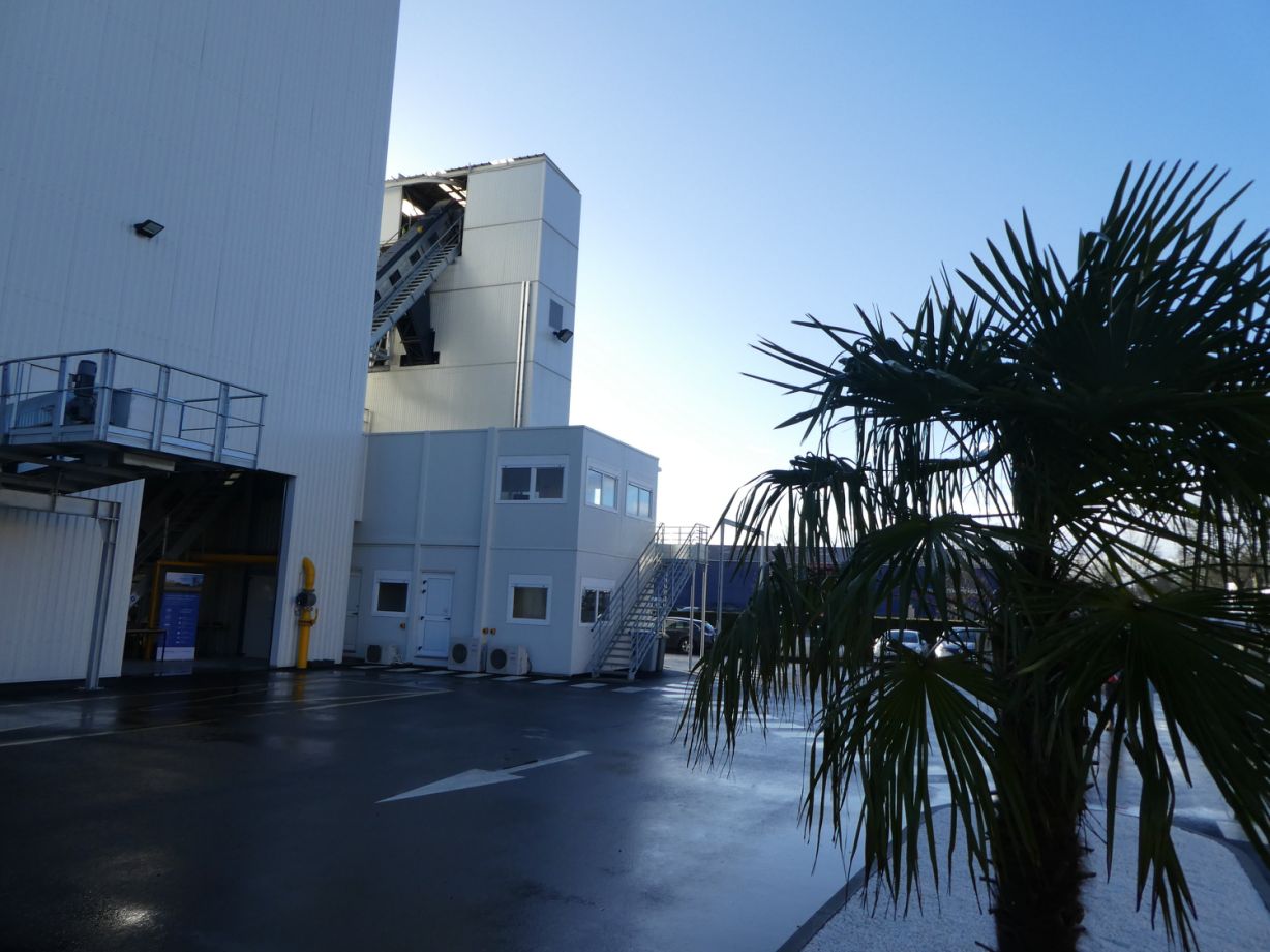 cabine de contrôle et poste de commande réalisés en modulaire